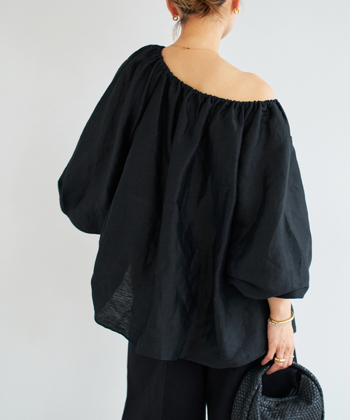 Deuxieme Classe（ドゥーズィエムクラス）の「PHILEA オフショルダー