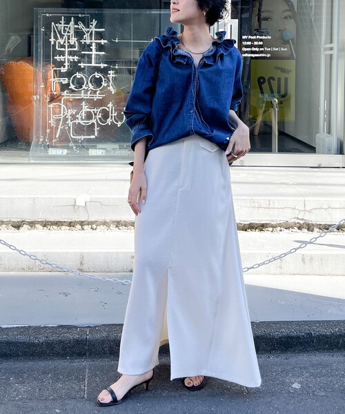 Rie Miller（リエミラー）の「フリルギャザーデニムブラウス（シャツ