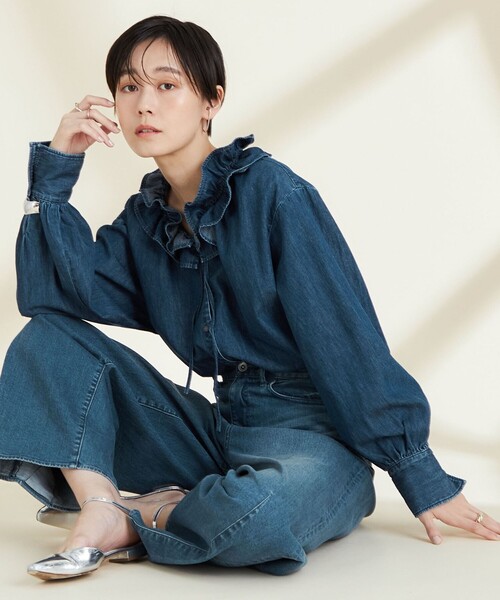 Rie Miller（リエミラー）の「フリルギャザーデニムブラウス（シャツ
