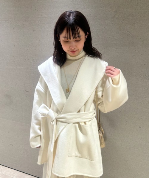 Mila Owen（ミラオーウェン）の「共布ベルト付ハーフ丈フードリバー