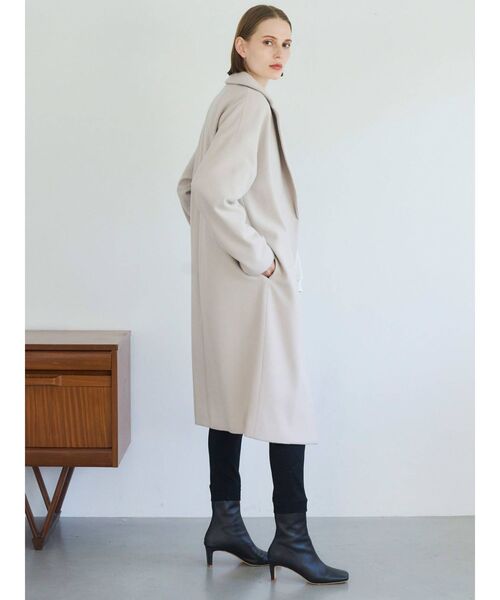 ELENDEEK（エレンディーク）の「コクーンチェスターコート（チェスター