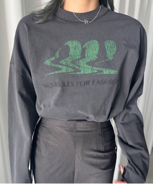 Ameri（アメリ）の「AM LOGO OVER LONG TEE（Tシャツ/カットソー