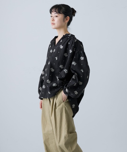 かぐれ（カグレ）の「クロスステッチスモックブラウス（Tシャツ