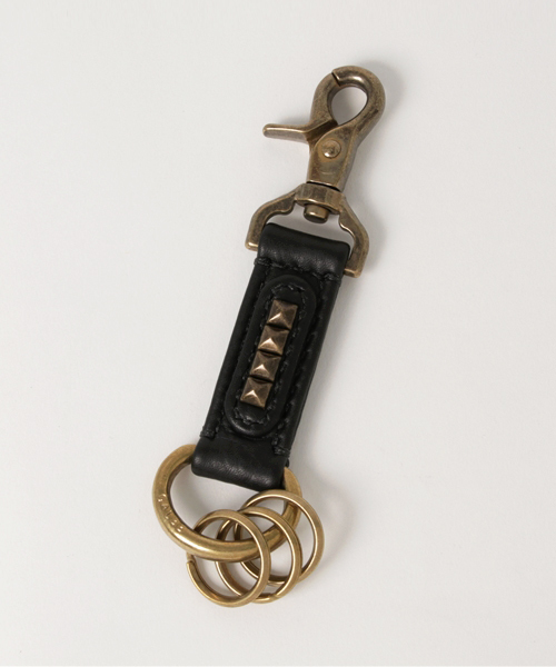 CALEE（キャリー）の「STANDARD LEATHER STUDS KEY RING（キーケース