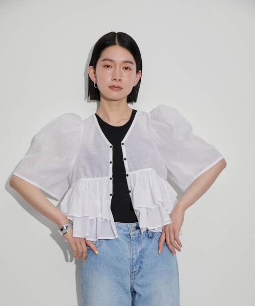 再入荷・サステナブル】コットンギャザーフリル2WAYブラウス（シャツ