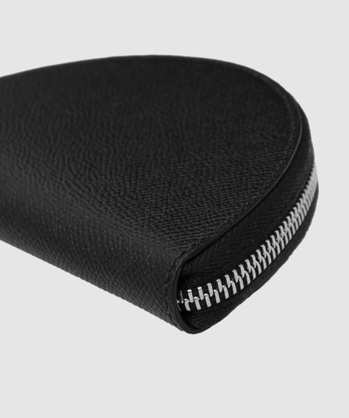 Maison Margiela（メゾンマルジェラ）の「MICRO HALFMOON POUCH