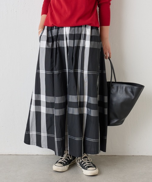BEARDSLEY（ビアズリー）の「ビッグチェックタフタスカート：ハリ感
