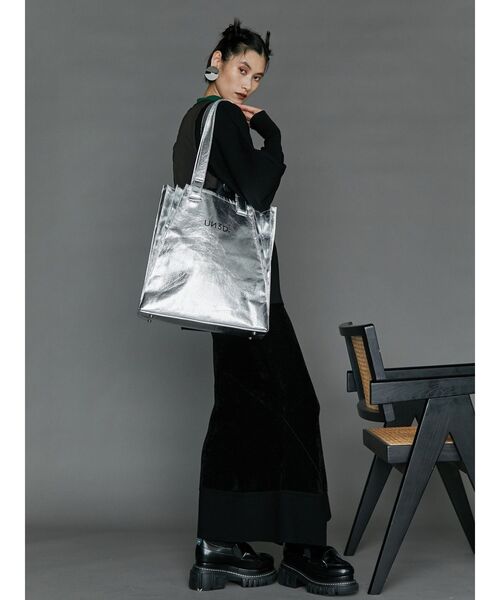 UN3D.（アンスリード）の「METALLIC ORIGAMI TOTE / メタリック