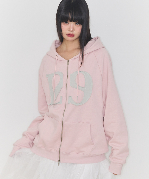 129 ロゴパッチ フードパーカー ライトピンク（パーカー）｜ILLIGO