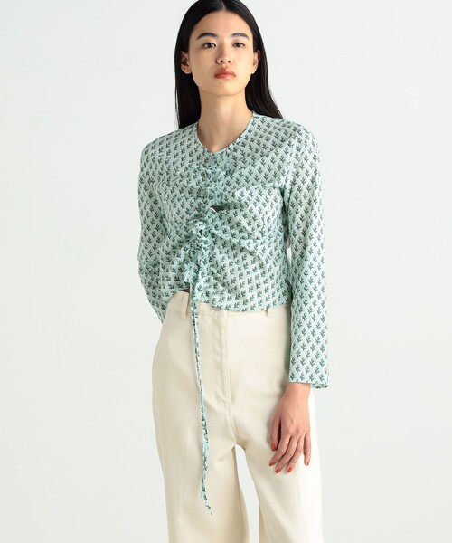 BACCA（バッカ）の「□□□リバティプリント ギャザードフリルブラウス