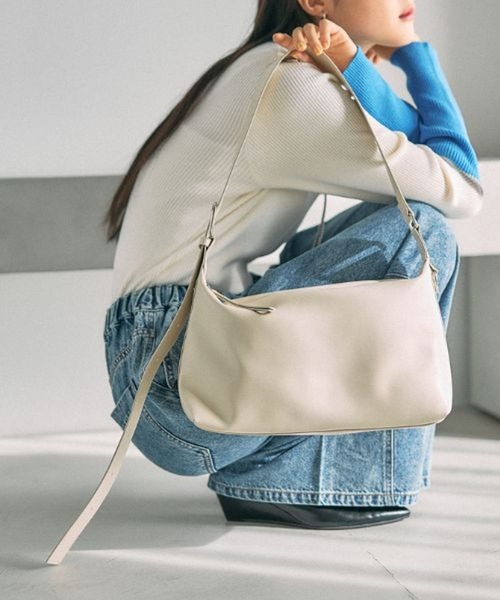 フェイクレザースクエアショルダー 573177（ショルダーバッグ