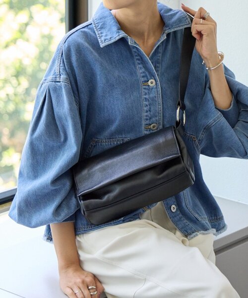 BEARDSLEY（ビアズリー）の「《本革》レザーボディバッグ（ショルダー