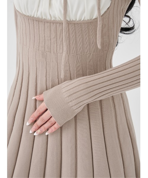 Darich（ダーリッチ）の「ネックリボンデザインフレアニットミニ