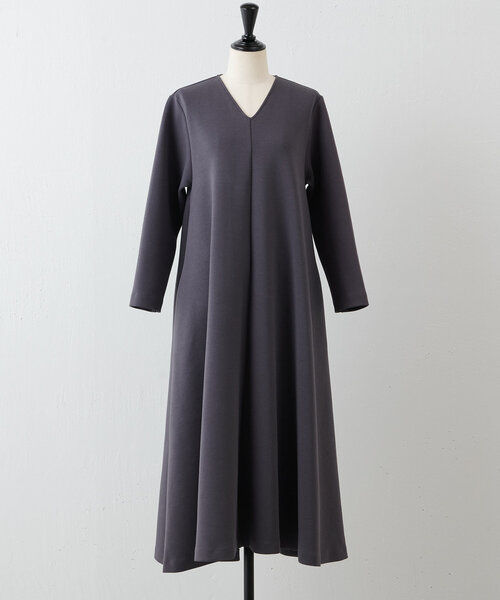 BEARDSLEY Vネックフレアワンピース グレー BEARDSLEY（ビアズリー