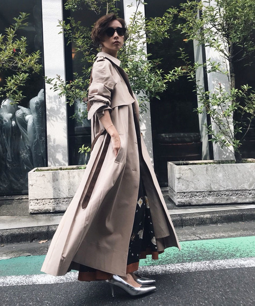 Ameri（アメリ）の「VARIOUS BACK PLEATS TRENCH（トレンチコート
