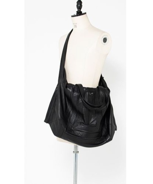 JULIUS（ユリウス）の「JULIUS/ユリウス/レザーショルダーバッグ