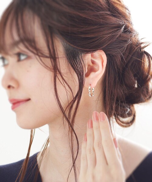 K10ツイスト フープピアス（ピアス（両耳用））｜COCOSHNIK（ココシュ