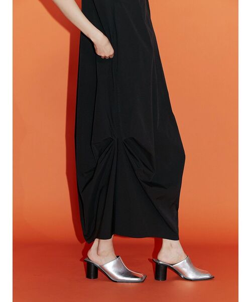 UN3D.（アンスリード）の「ビッグタックコクーンワンピース