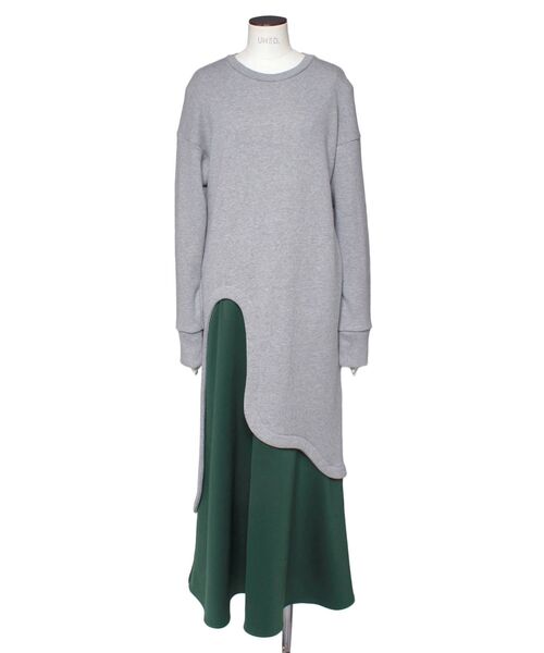 UN3D.（アンスリード）の「レイヤードスウェットワンピース