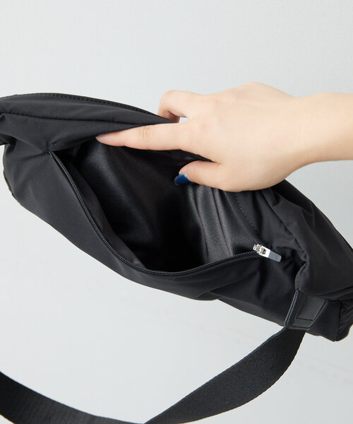 ear PAPILLONNER（イアパピヨネ）の「【c/est（シーエ）】ツイスト