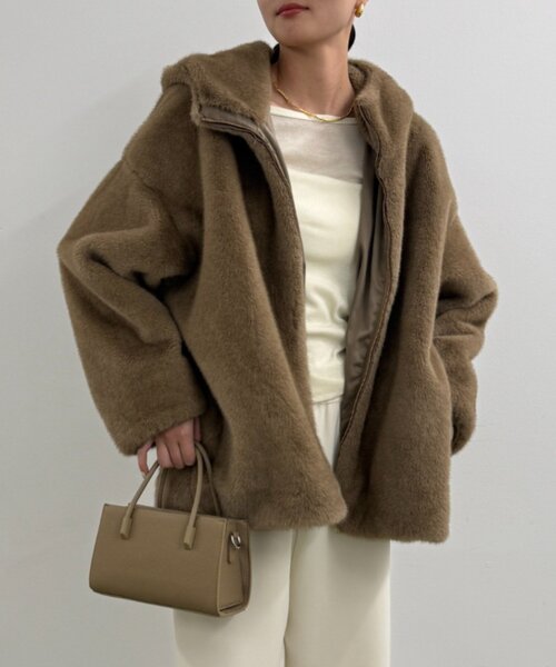 LOUNGEDRESS（ラウンジドレス）の「フードフェイクファーブルゾン