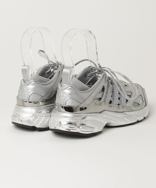 adidas（アディダス）の「アディスター ポーズ / Adistar Pose