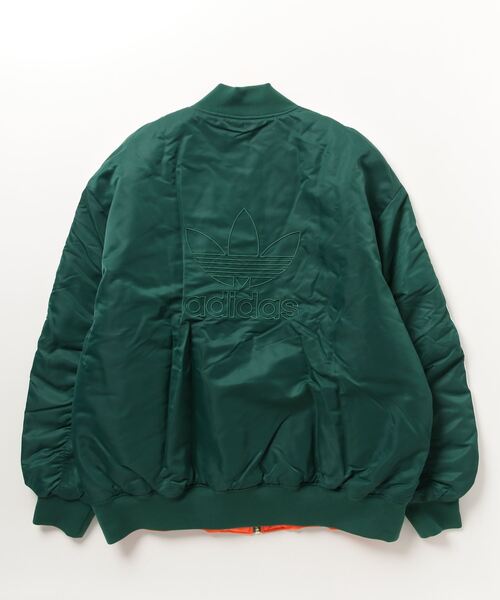 adidas（アディダス）の「オーバーサイズ リバーシブル ボンバー