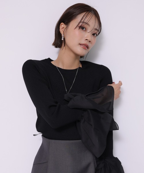 Apuweiser-riche（アプワイザーリッシェ）の「袖リボンラッフルニット