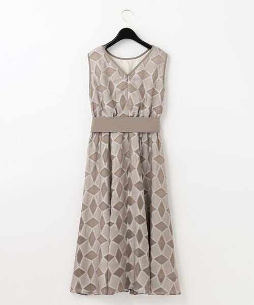 GRACE CLASS（グレースクラス）の「メタリックキカジャガードドレス