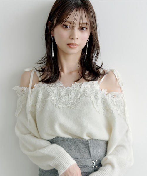 SNIDEL（スナイデル）の「レーストリミングオフショルプルオーバー