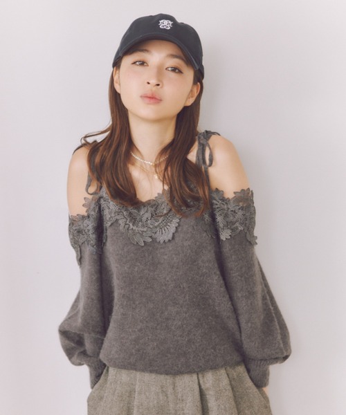 SNIDEL（スナイデル）の「レーストリミングオフショルプルオーバー