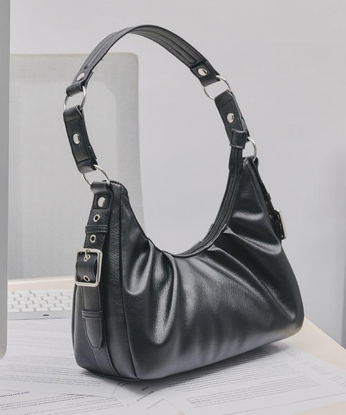 SIDE DESIGN TUCK HALF MOON BAG/サイドデザインタックハーフムーン