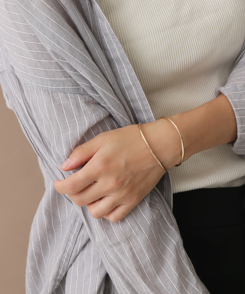 Lilas（リラ）の「2.5パイプC型バングル K10（ブレスレット）」 - WEAR