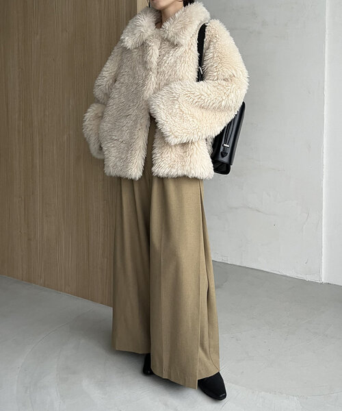 CAPRICIEUX LE'MAGE（カプリシューレマージュ）の「エコファーコート