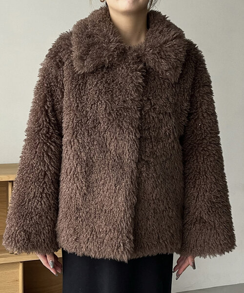 CAPRICIEUX LE'MAGE（カプリシューレマージュ）の「エコファーコート