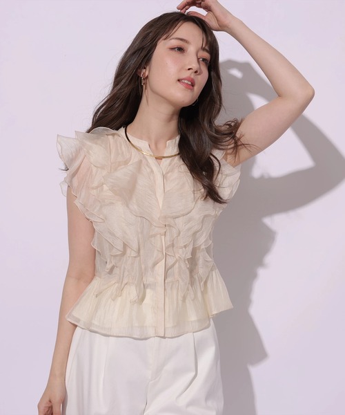 Apuweiser-riche（アプワイザーリッシェ）の「フリルショートブラウス