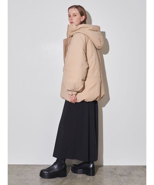 ELENDEEK（エレンディーク）の「ダウンフォルムショートコート（ダウン