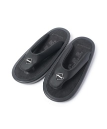 F.C.Real Bristol（エフシーレアルブリストル）の「OOFOS Ooahh