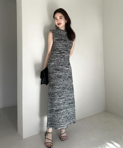 anuans（アニュアンス）の「ブラッシュツイードニットワンピース