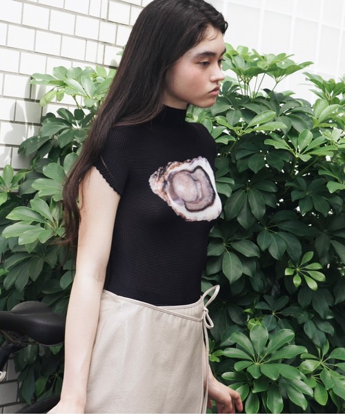 musubore（ムスボレ）の「pleatsed print tops / プリーツプリント