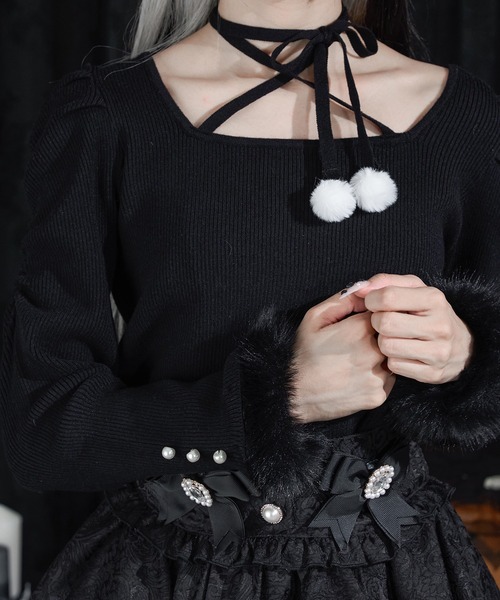 Pal elfy（パルエルフィー）の「ファー付きリボン袖コンシャスニット