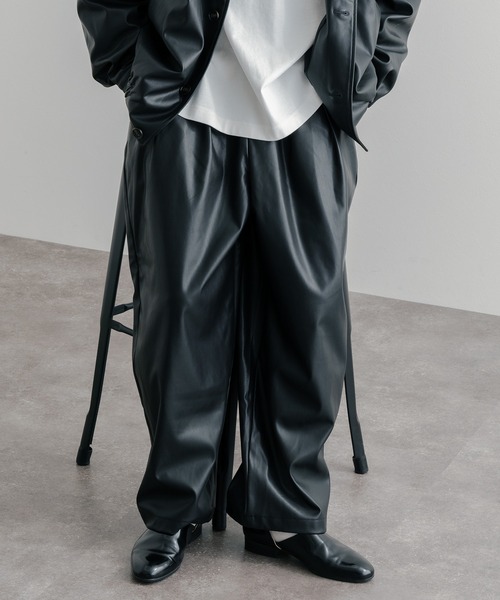 シンセティックレザーバギーパンツ（その他パンツ）｜epnok