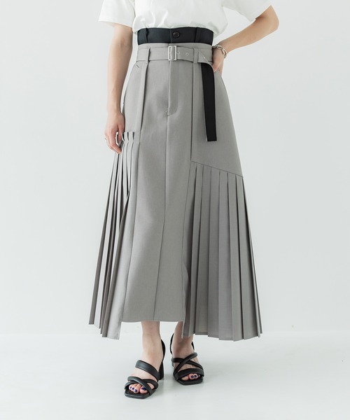 UNITED TOKYO（ユナイテッドトウキョウ）の「サイドプリーツタックス