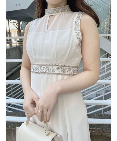 MERCURYDUO（マーキュリーデュオ）の「カラーエンブロイダリードレス