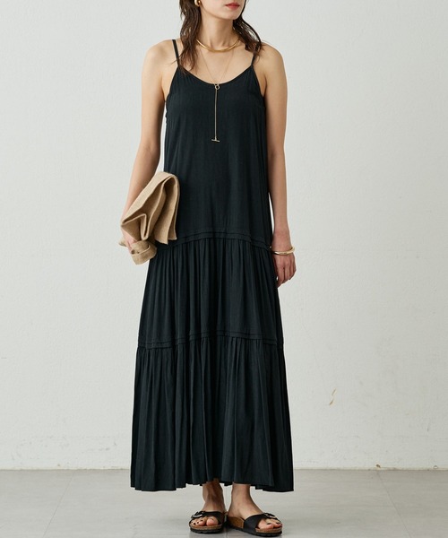 LOUNGEDRESS（ラウンジドレス）の「【3サイズ展開】サテンティアード