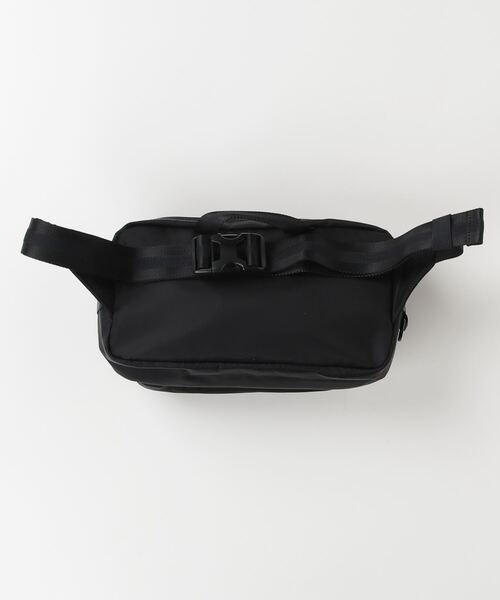 FRED PERRY（フレッドペリー）の「Nylon Twill Leather Xbody Bag