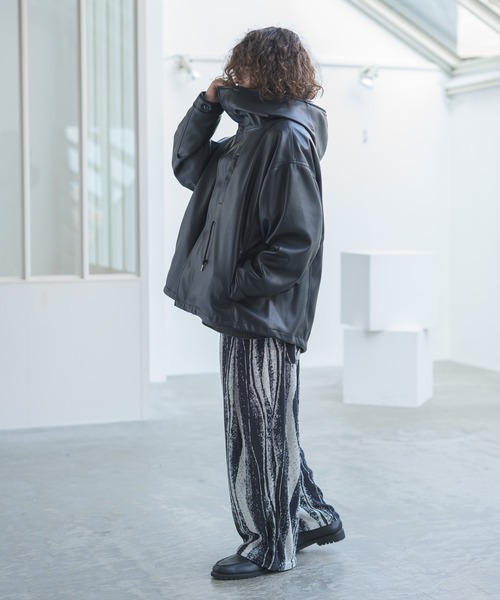 CASPER JOHN（キャスパージョン）の「Synthetic Leather Short Mods