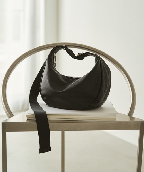 3/4～価格改定》ソフトレザーラウンドショルダーバッグ(CE-1326