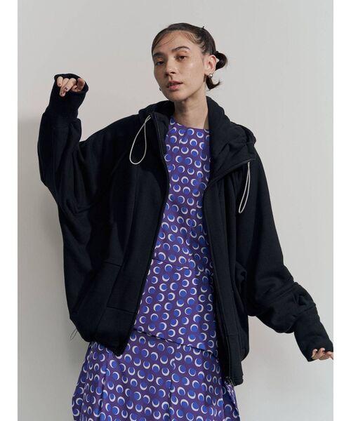 UN3D.（アンスリード）の「カーブラインジップパーカー（パーカー