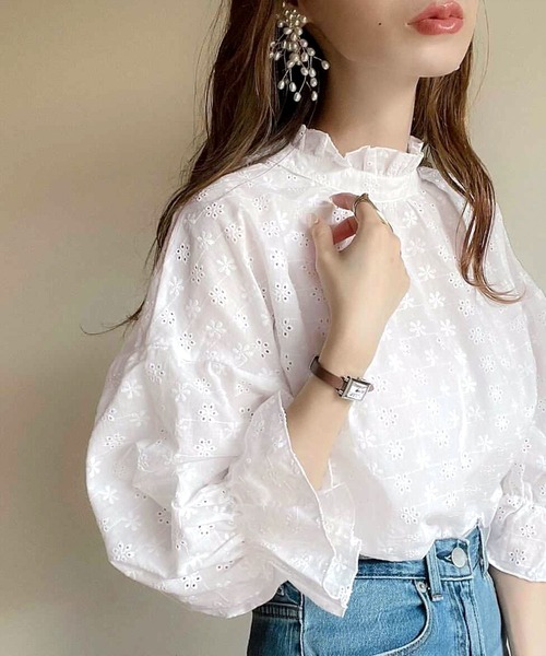 セール】大人が着るのはこれ。2way花柄刺繍ブラウス。（シャツ